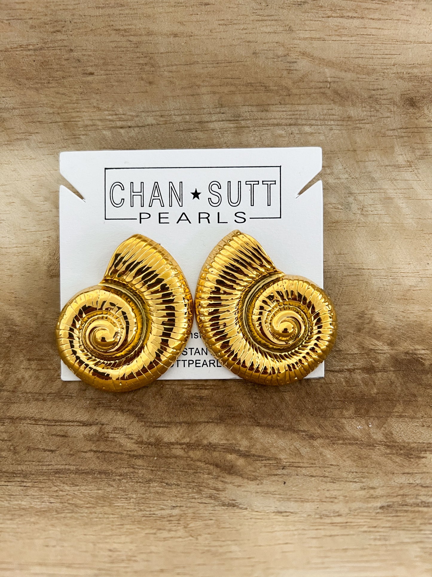 LARGE SHELL EARRINGS - Southern Divas Boutique