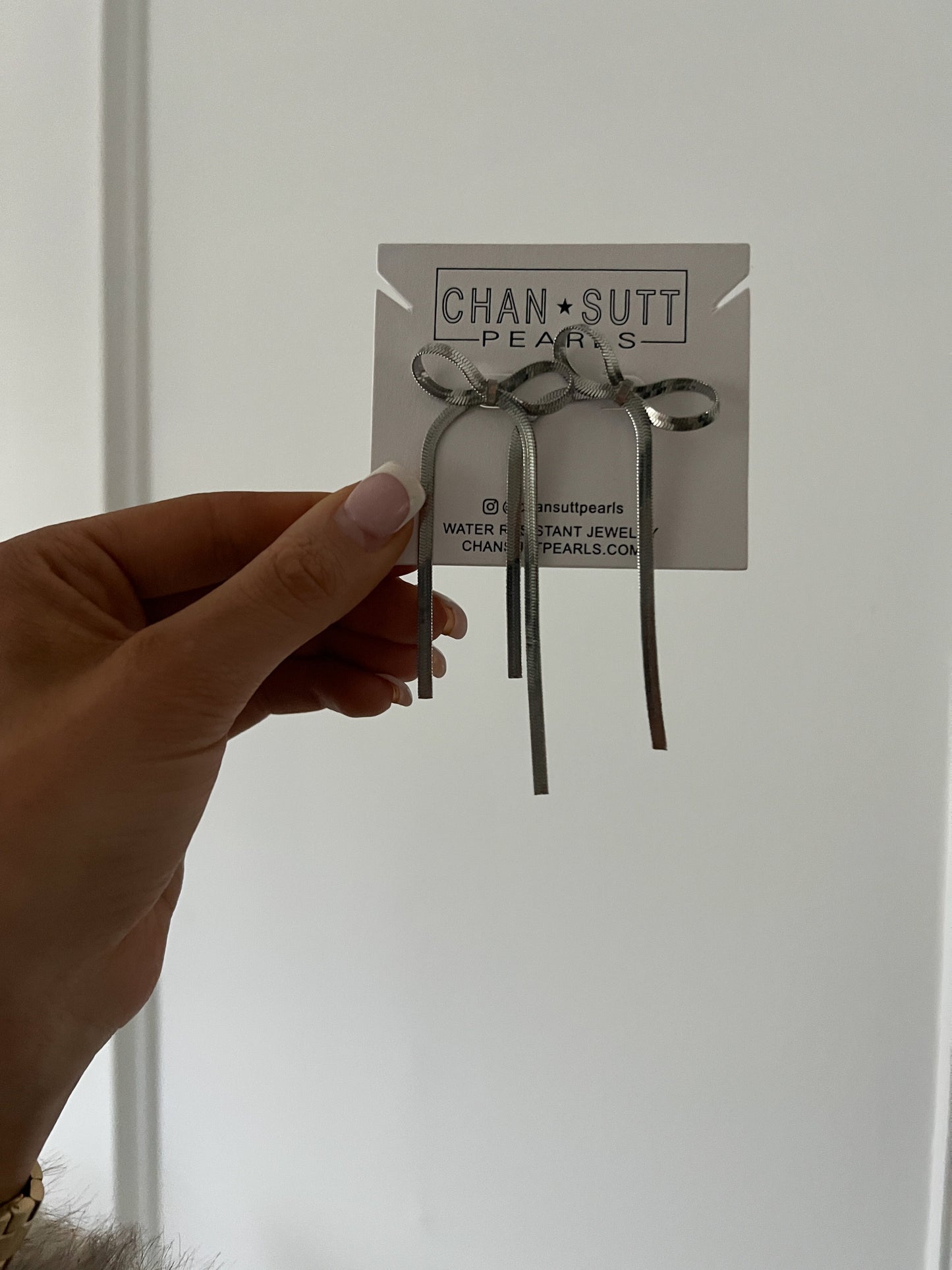 LARGE BOW EARRINGS - Southern Divas Boutique