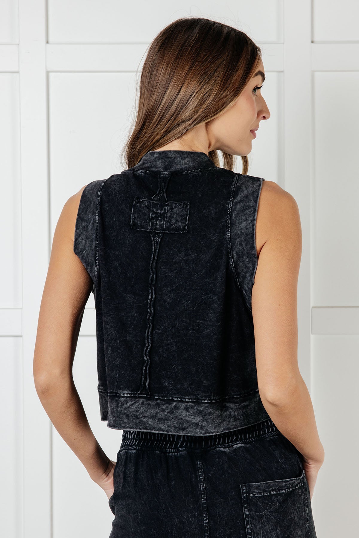 Chasing the Gains Tank Top in Black - Southern Divas Boutique