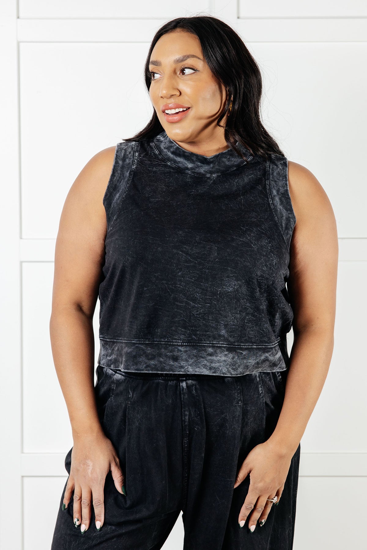 Chasing the Gains Tank Top in Black - Southern Divas Boutique