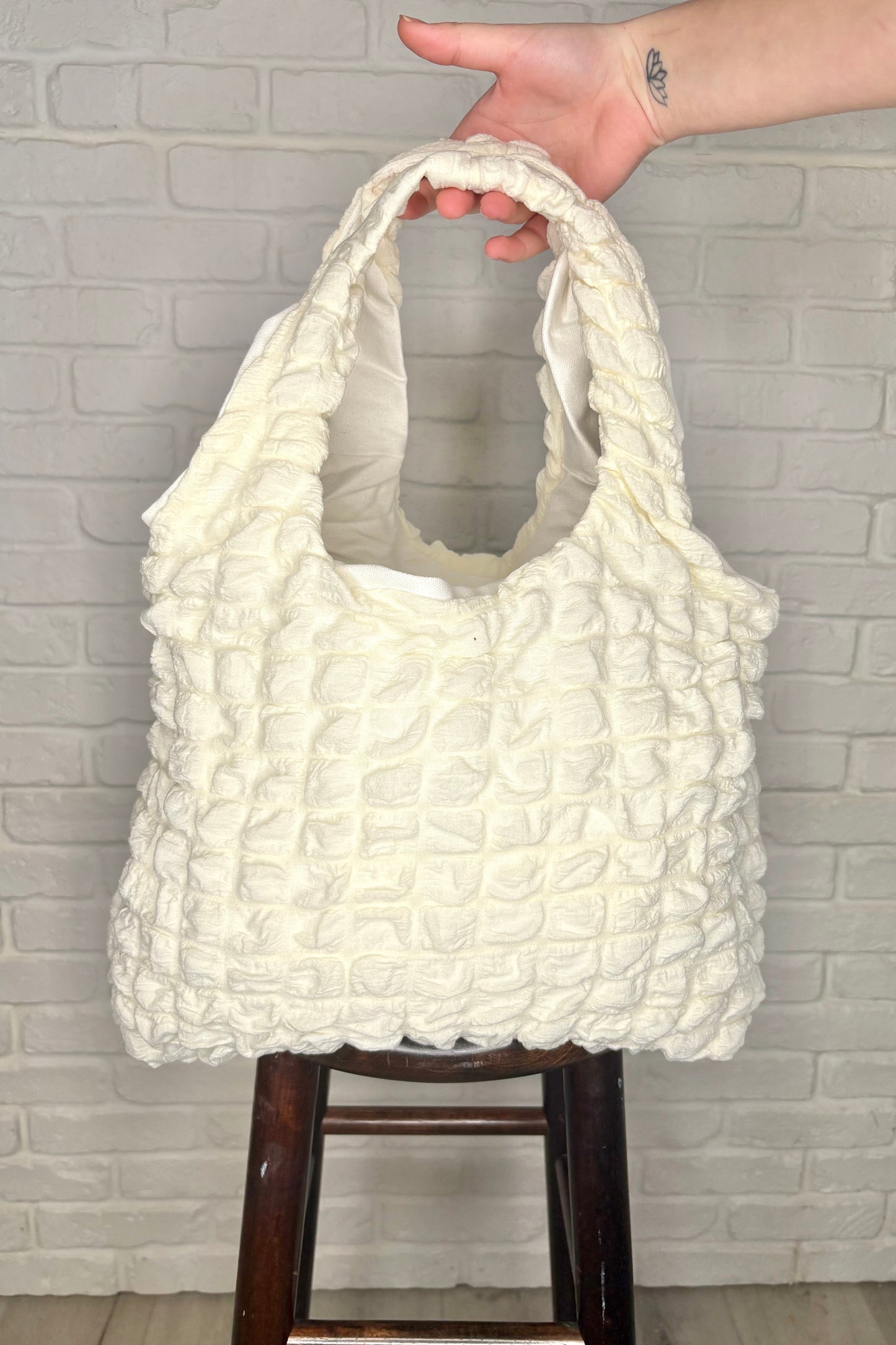 Day Out Cloud Tote Bag In Cream - Southern Divas Boutique