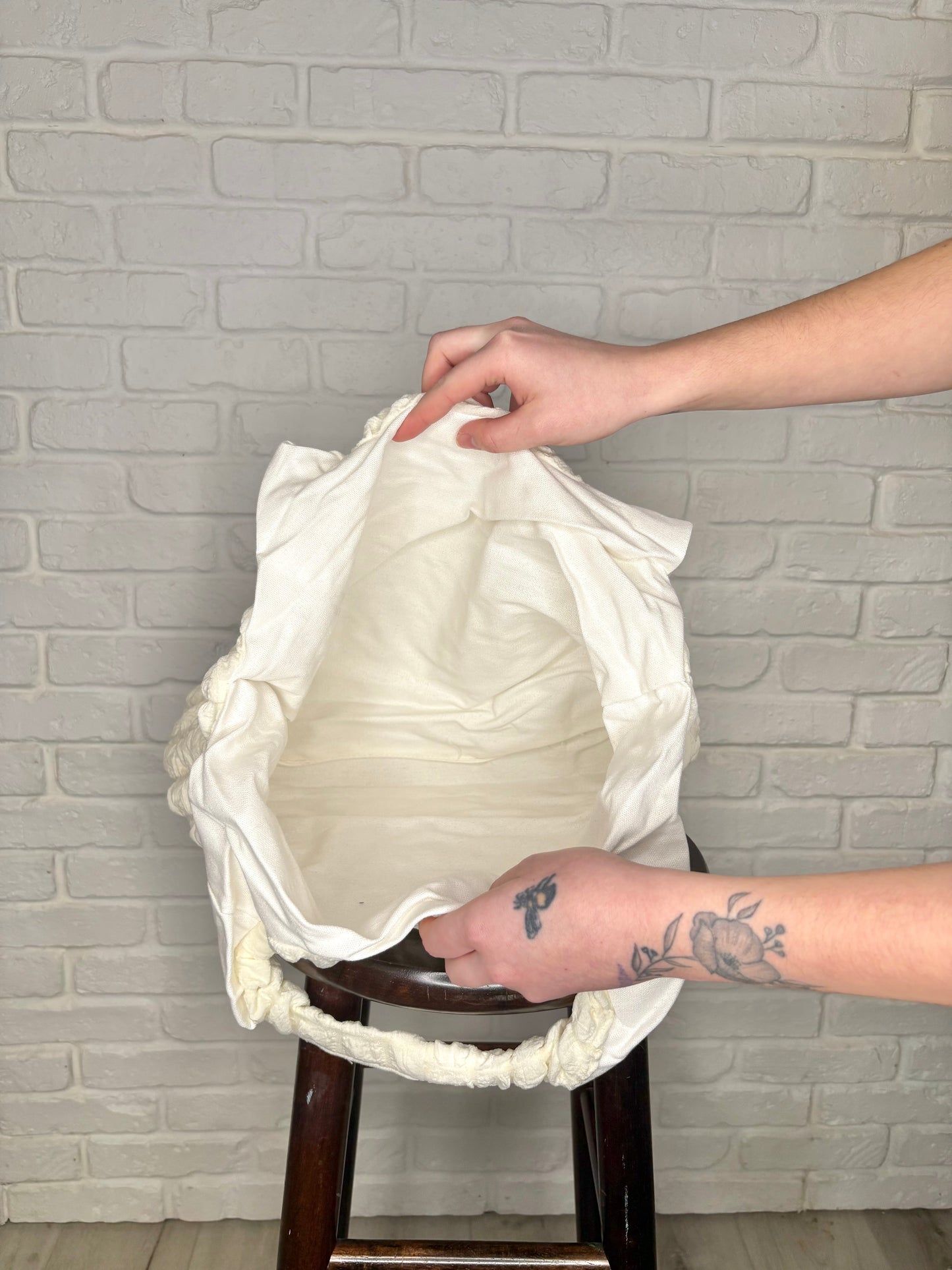 Day Out Cloud Tote Bag In Cream - Southern Divas Boutique