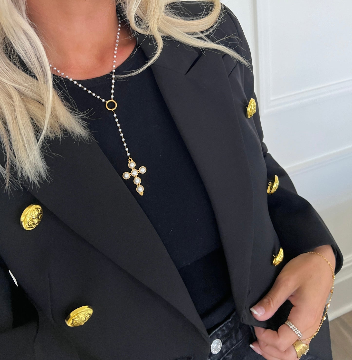 LARIAT PEARL CROSS NECKLACE - Southern Divas Boutique