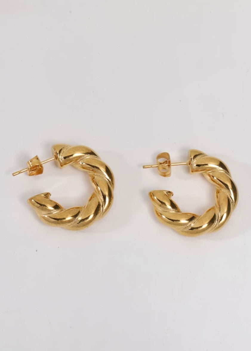 DAINTY TWIST HOOPS - Southern Divas Boutique