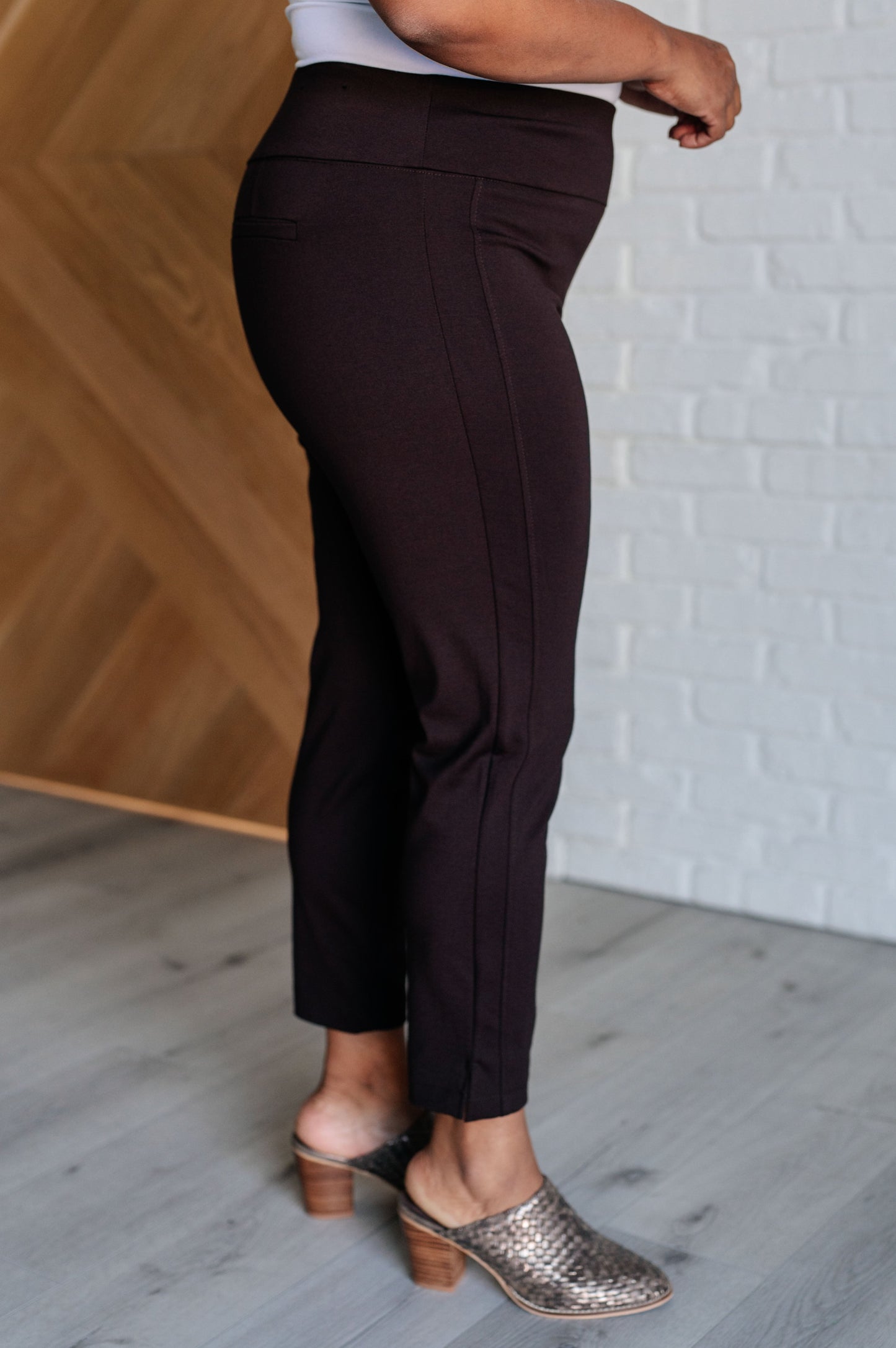 Magic Ankle Crop Skinny Pants in Chocolate - Southern Divas Boutique