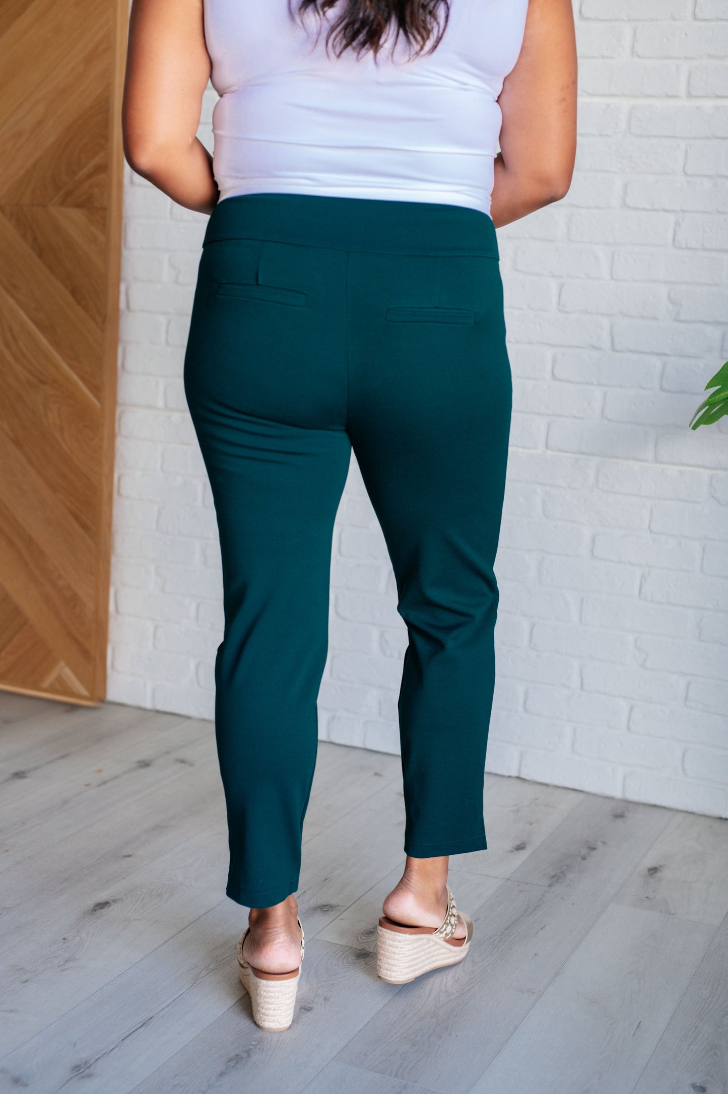 Magic Ankle Crop Skinny Pants in Hunter Green - Southern Divas Boutique