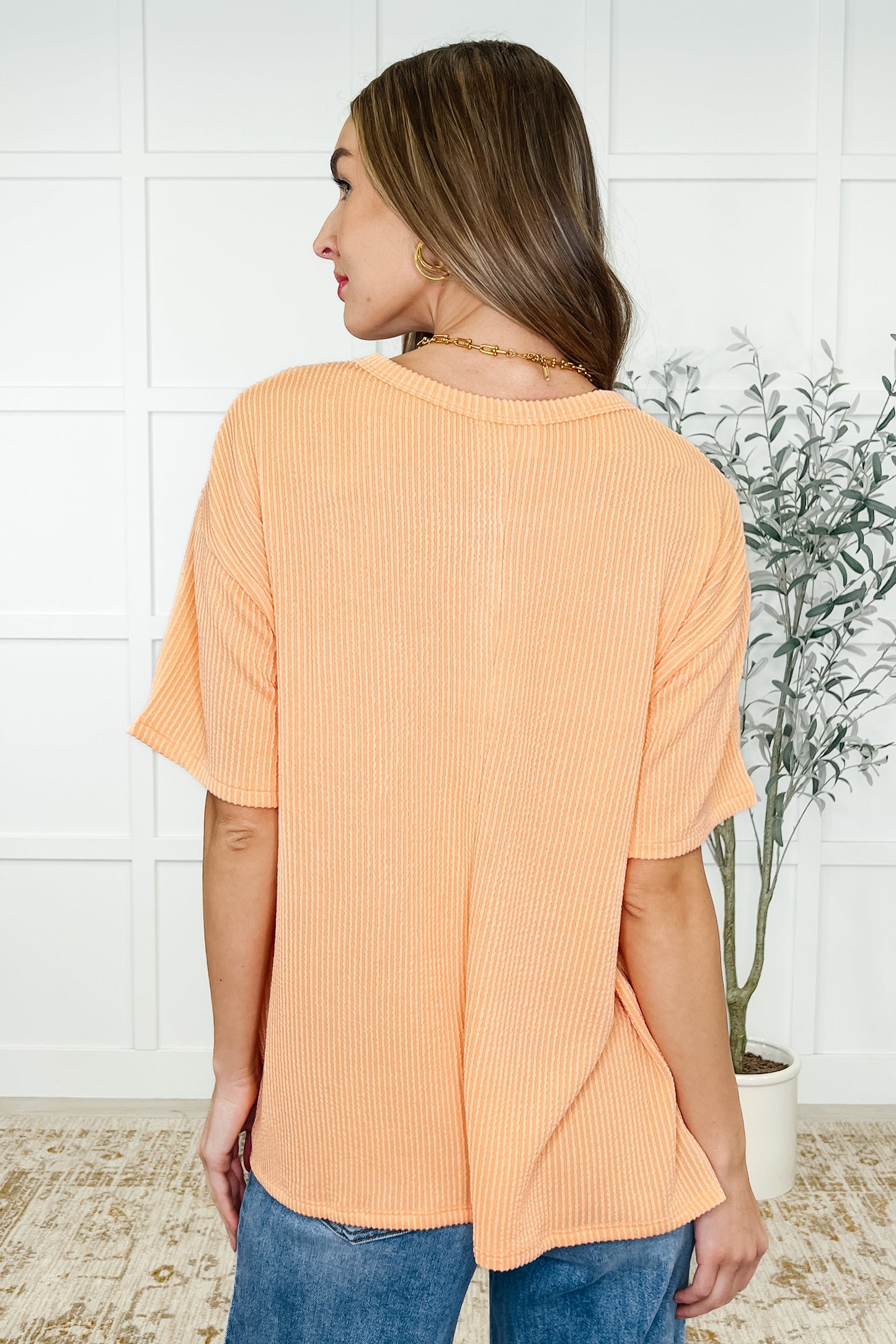 The Go-To Tee in Apricot Bliss - Southern Divas Boutique