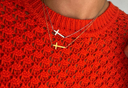 MEDIUM CROSS NECKLACE - Southern Divas Boutique