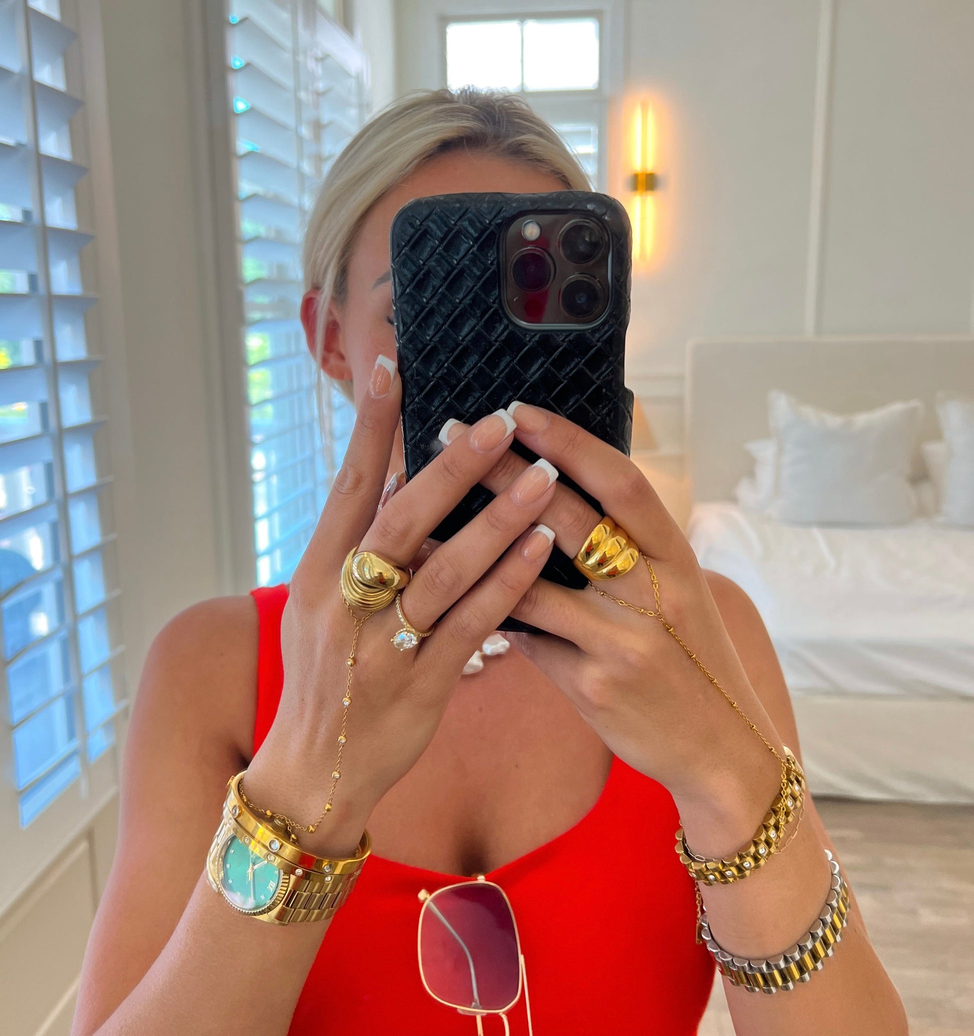 DIAMOND HAND CHAIN - Southern Divas Boutique