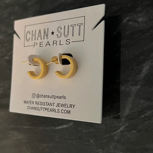 SMALL TRENDY THICK GOLD HOOPS - Southern Divas Boutique