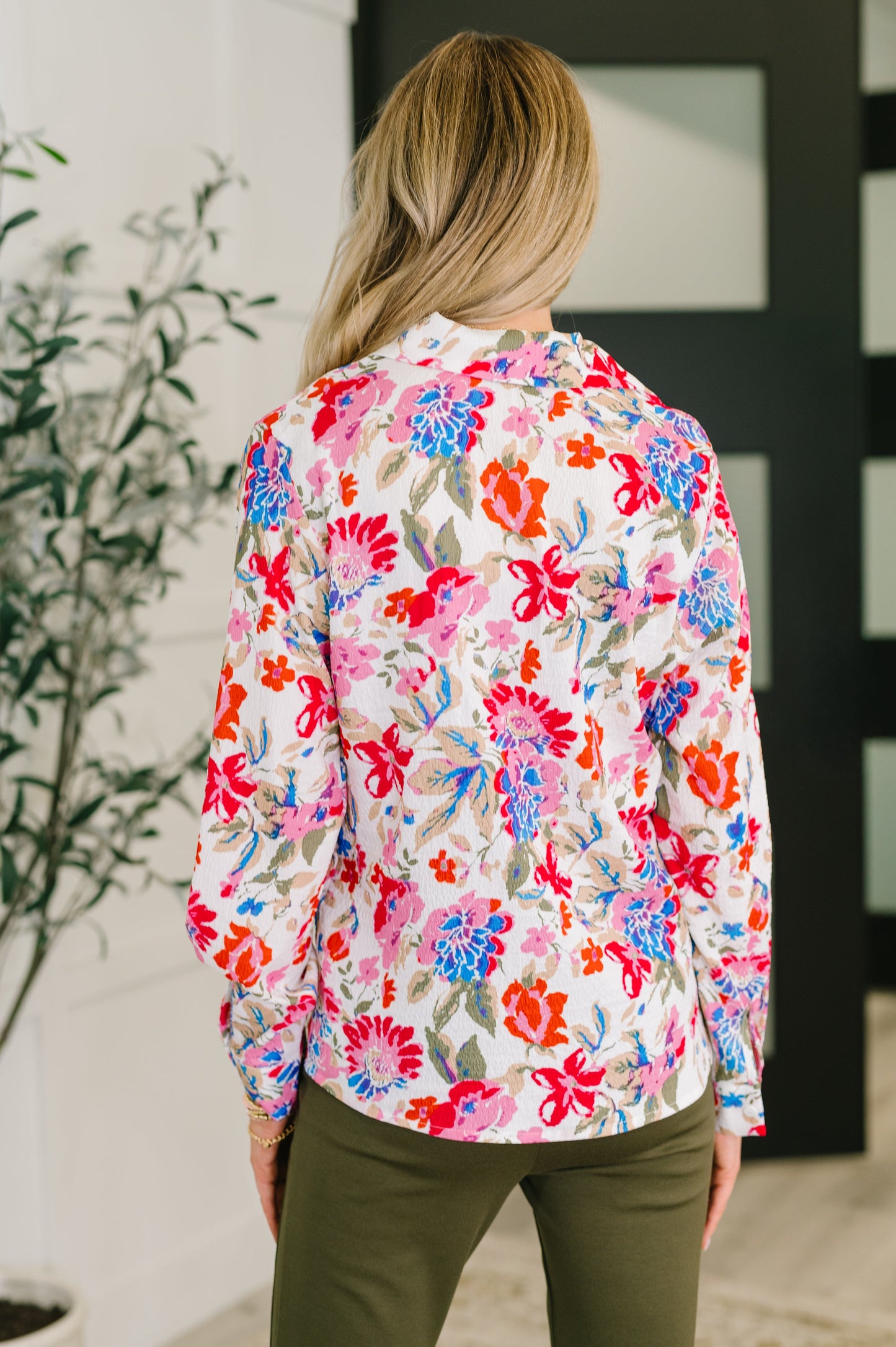 Distinguished Guest Floral Button Down - Southern Divas Boutique