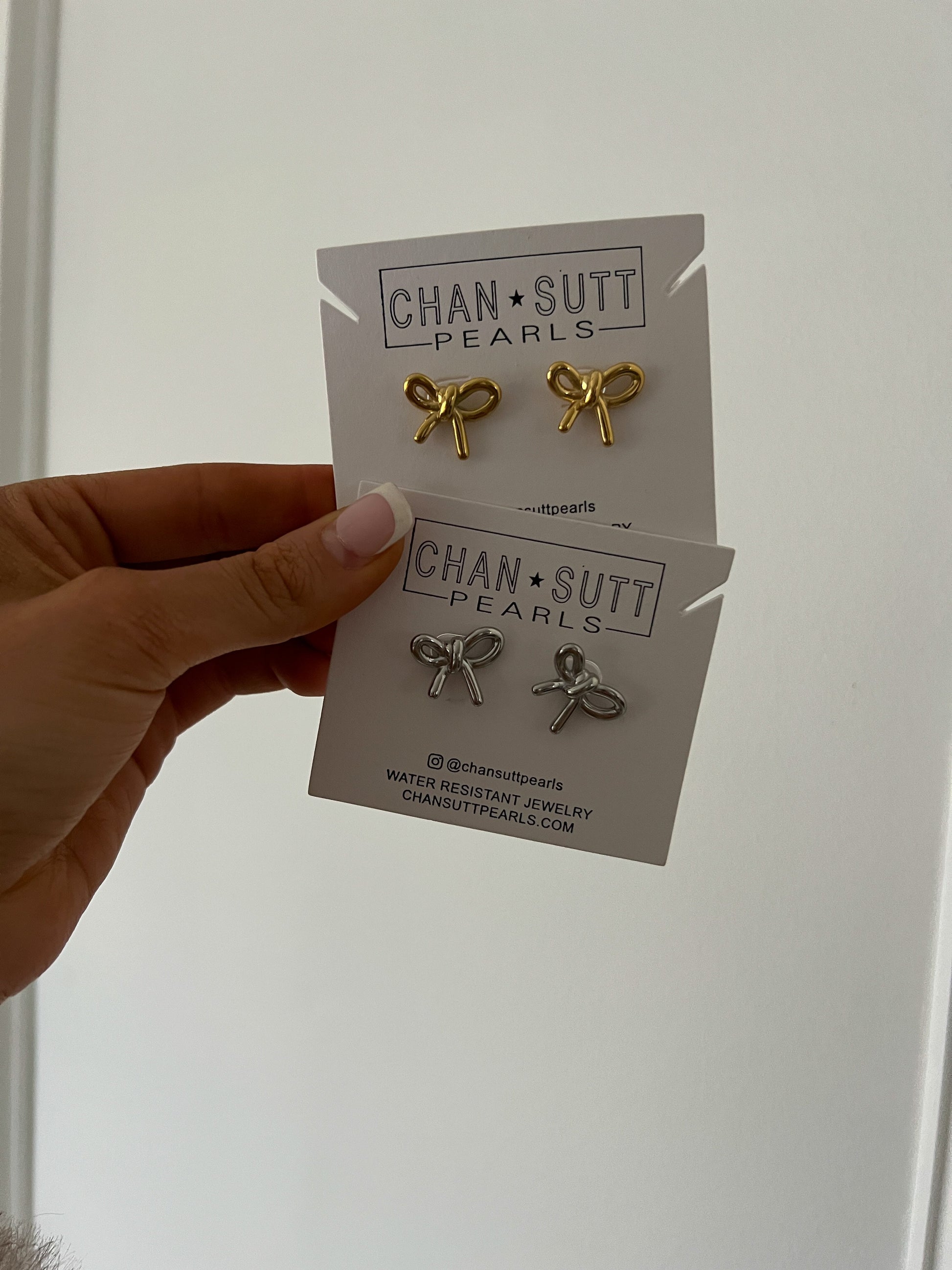 SMALL BOW EARRINGS - Southern Divas Boutique