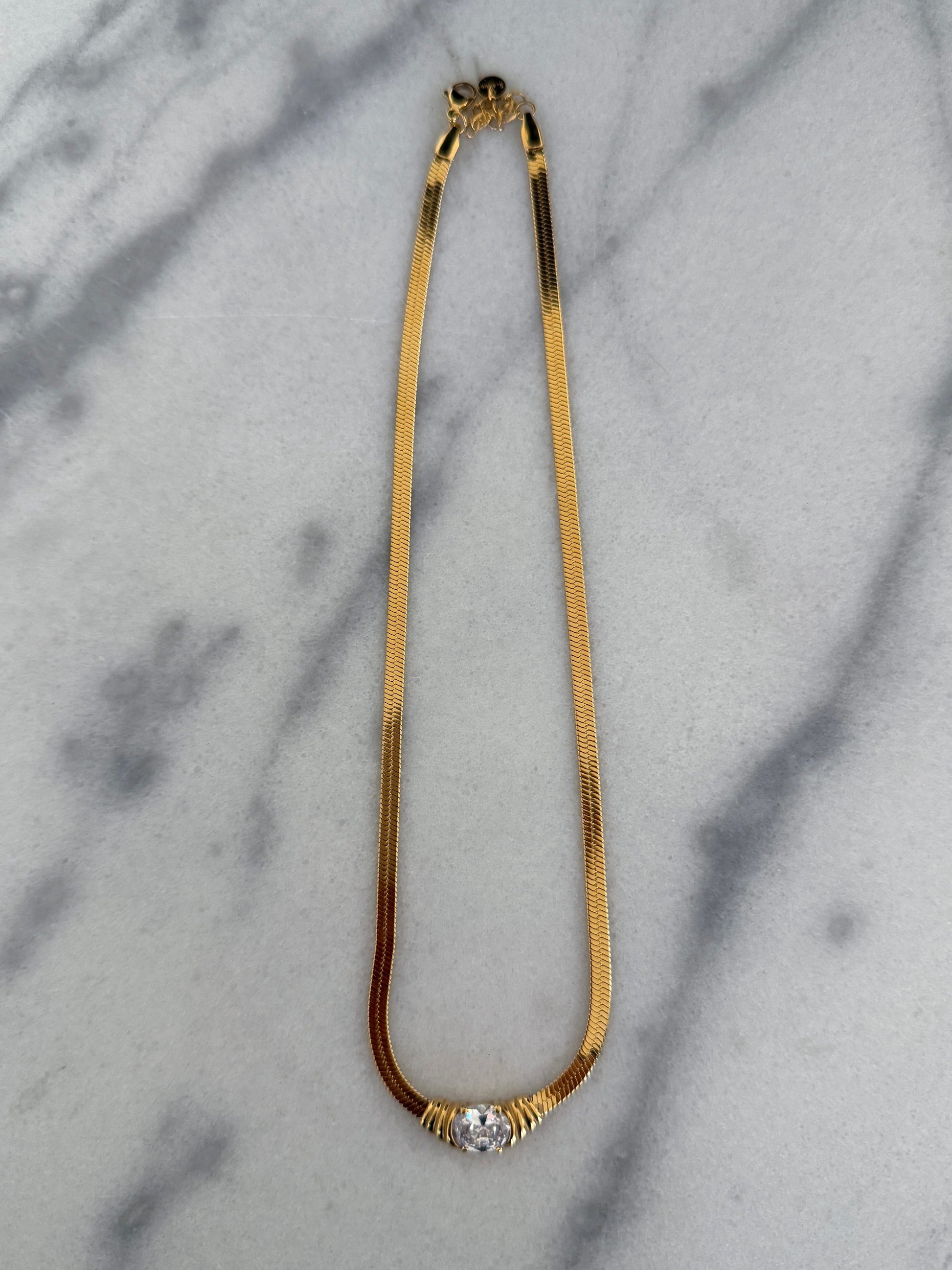 WHITE KYLIE NECKLACE - Southern Divas Boutique