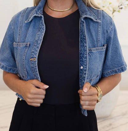 THIN SHINY GOLD NECKLACE - Southern Divas Boutique