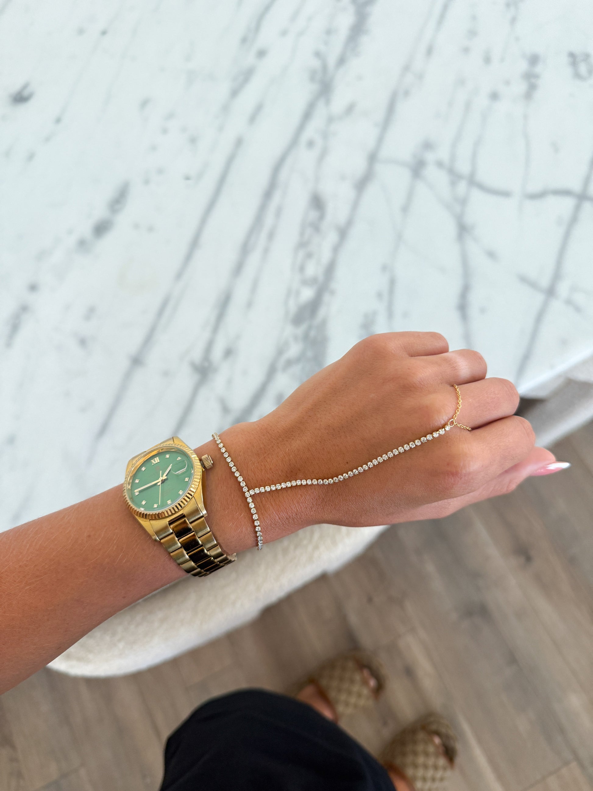 SPARKLE HAND CHAIN - Southern Divas Boutique