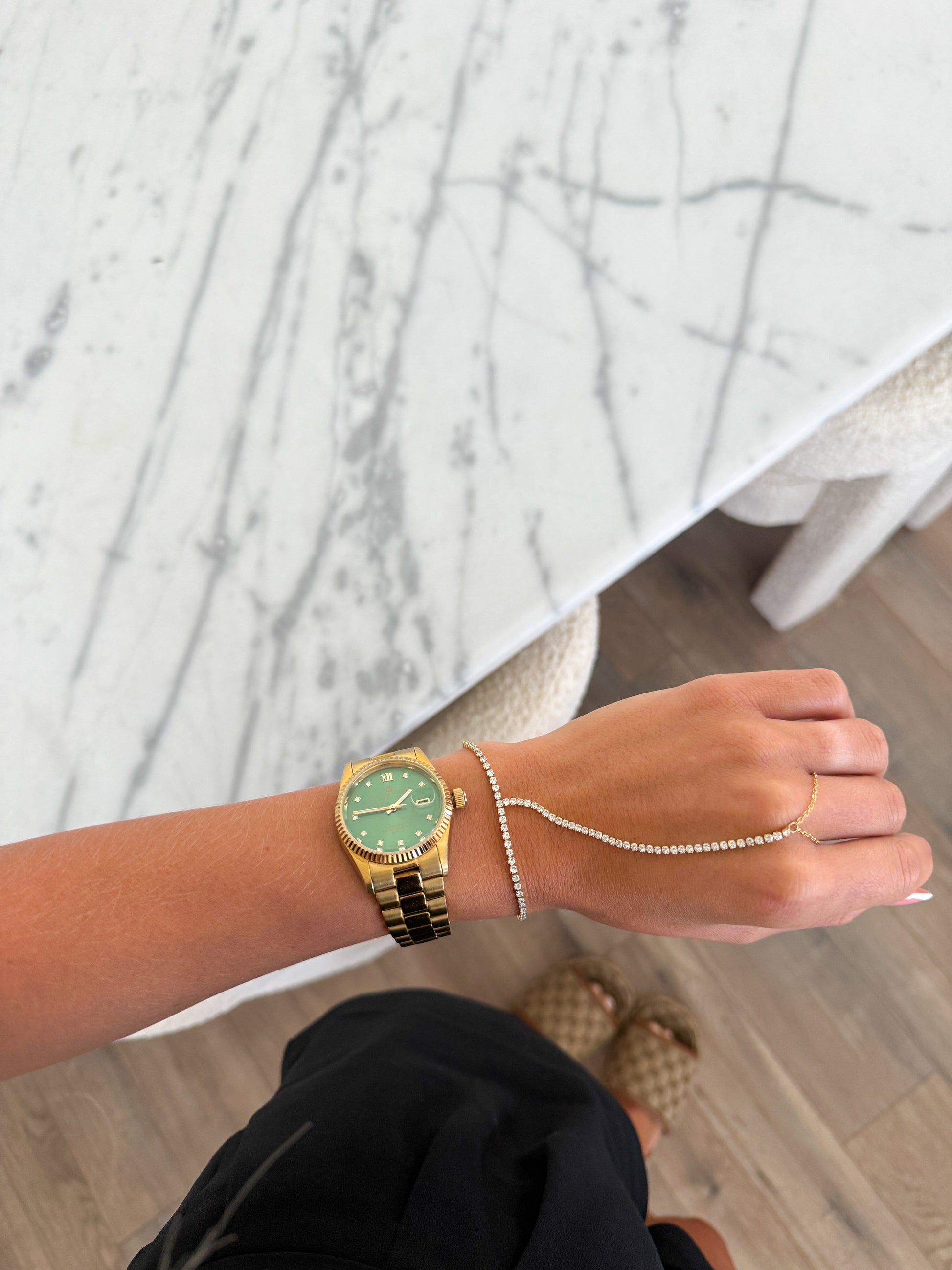 SPARKLE HAND CHAIN - Southern Divas Boutique