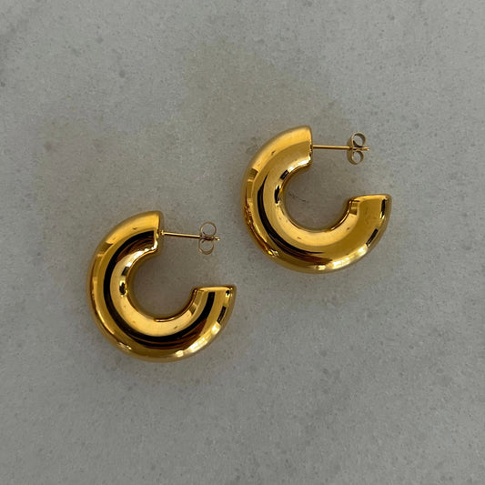 CHUNKY GOLD SMOOTH HOOPS - Southern Divas Boutique