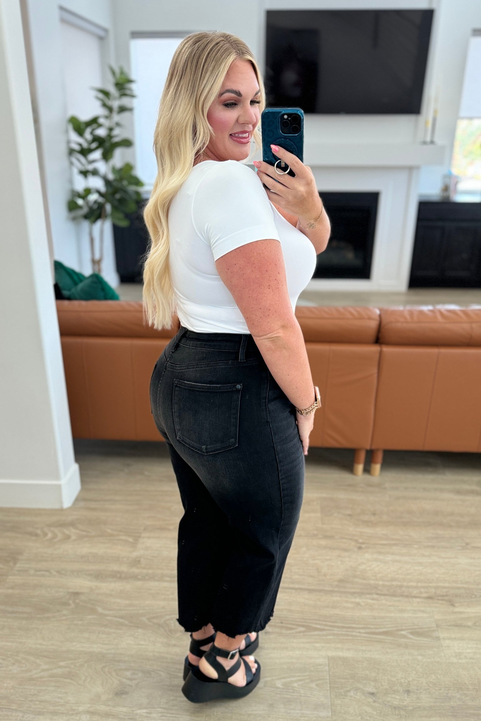 Ryan High Rise Button Fly Wide Leg Crop Jeans - Southern Divas Boutique