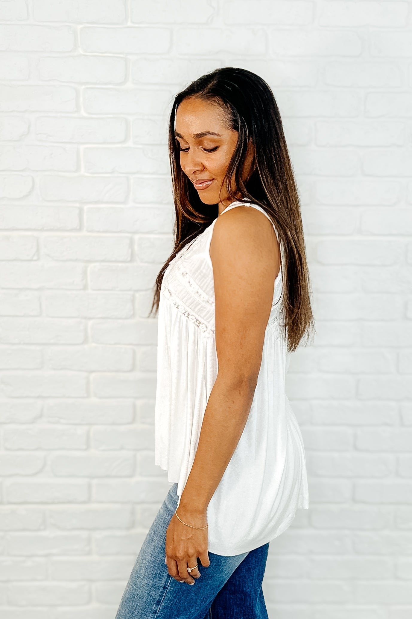 Let em' Breathe V-Neck Tank in Off White - Southern Divas Boutique