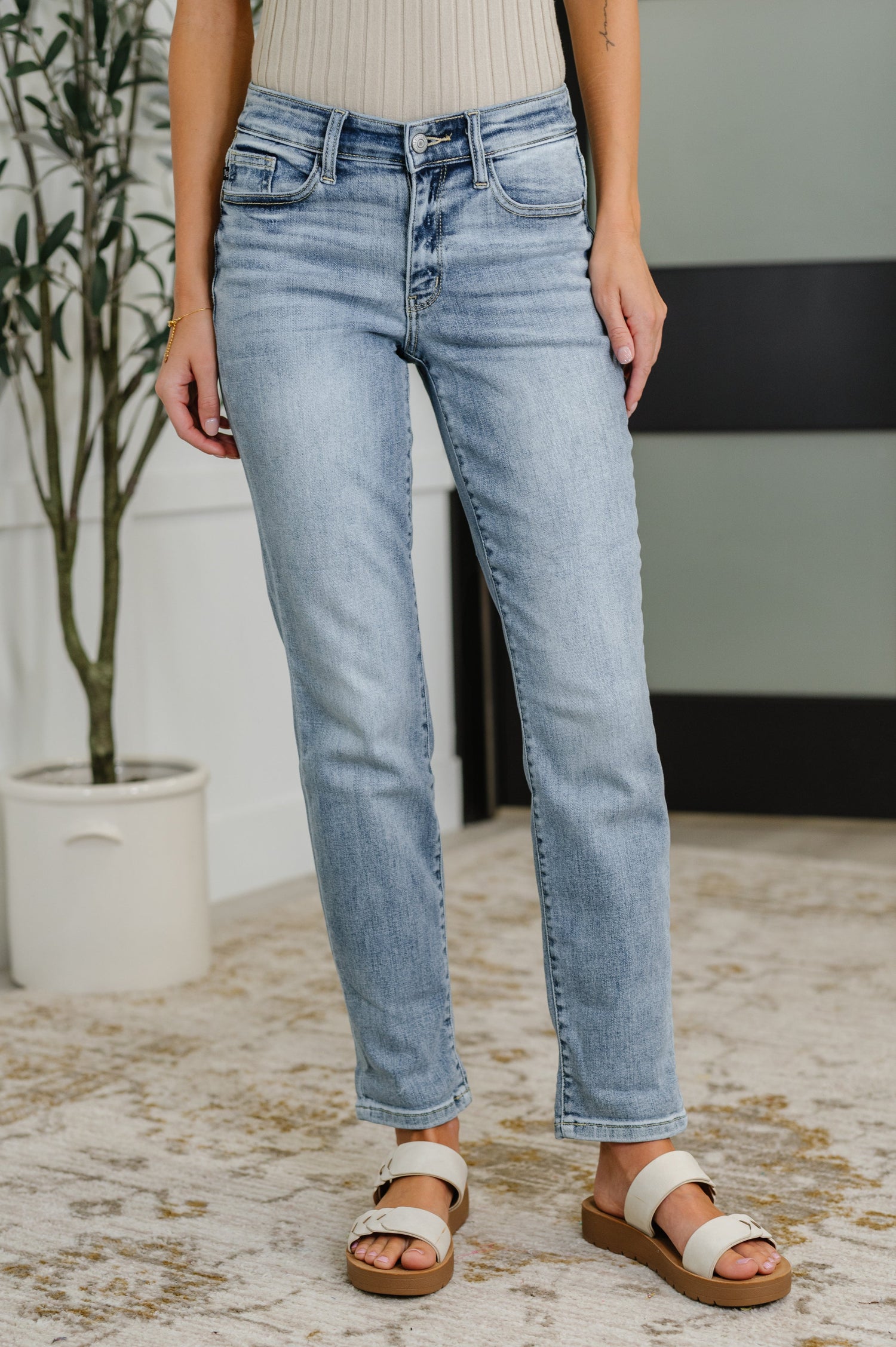 Mallory Mid Rise Bleach Wash Boyfriend Jeans - Southern Divas Boutique