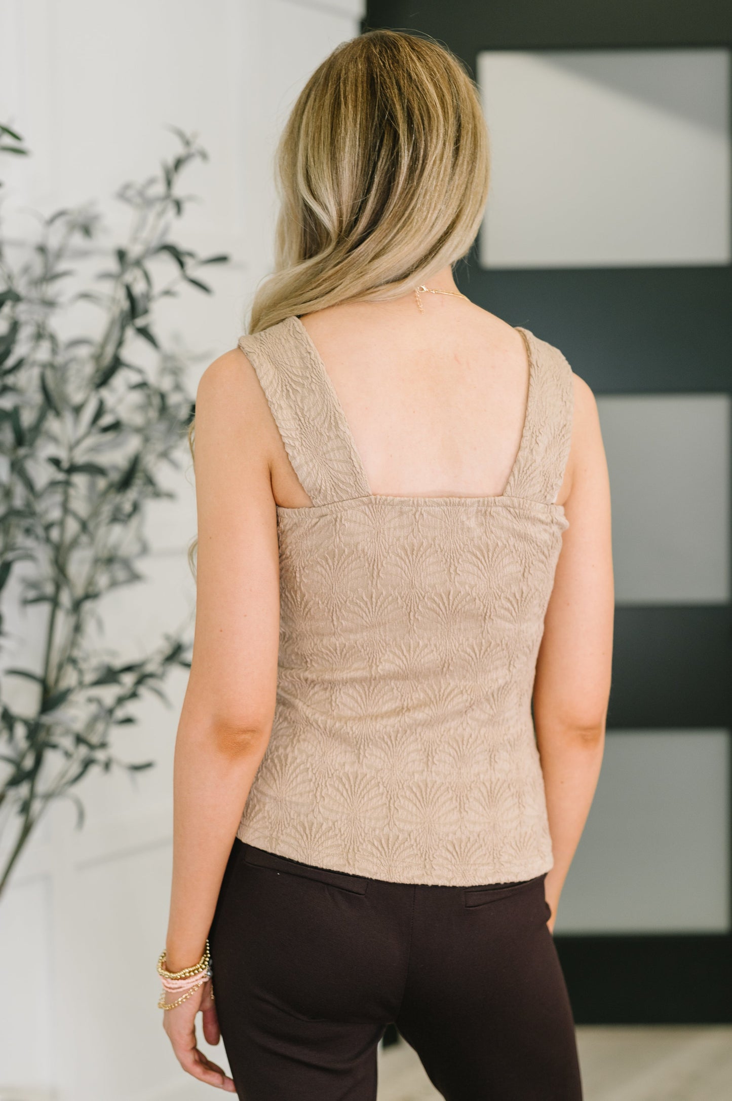 Smokey Fleur Floral Jaquard Tank - Southern Divas Boutique