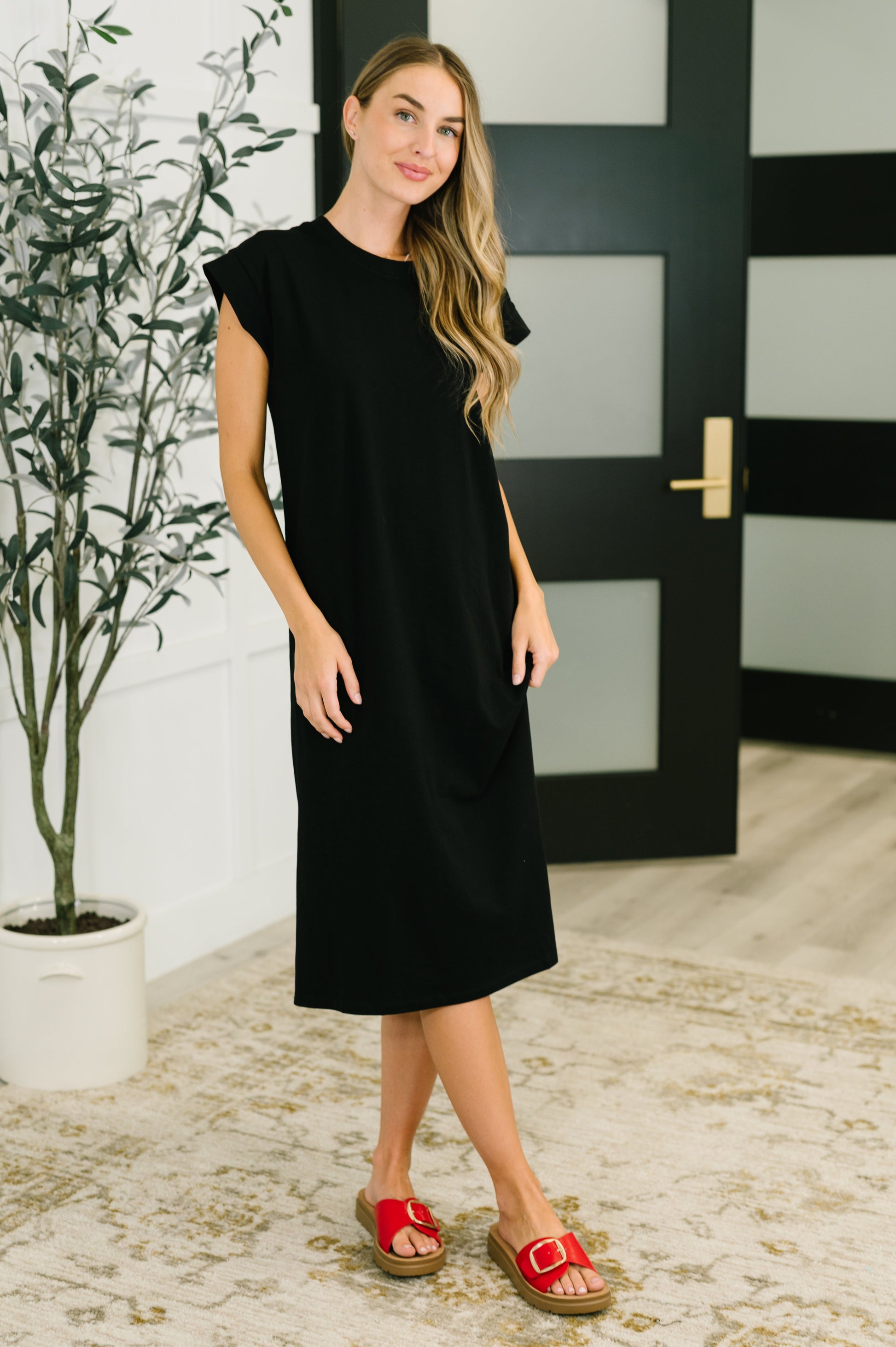 Sweet Like That Casual Dress in Black - Southern Divas Boutique