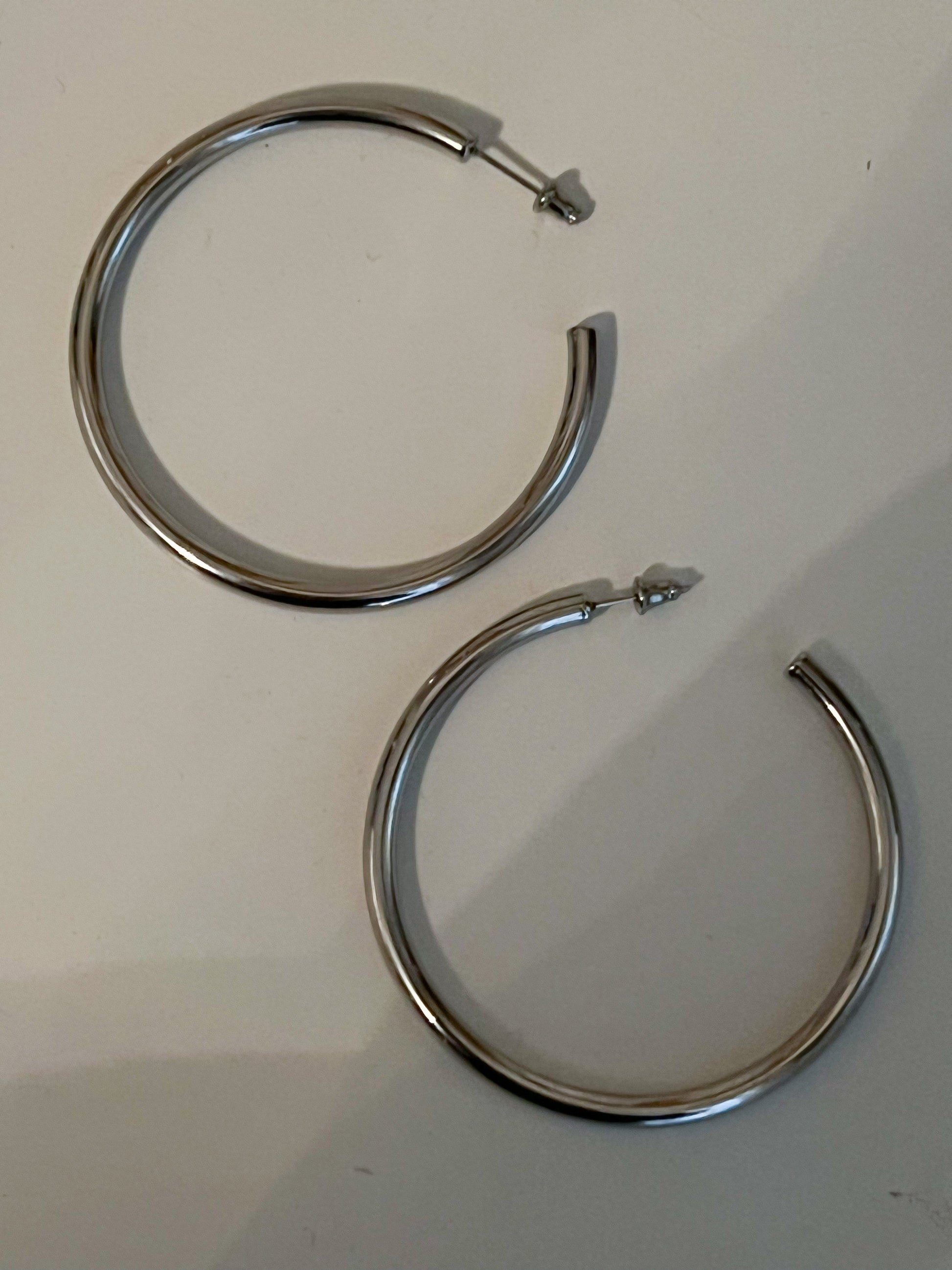 LARGE SILVER HOOPS - Southern Divas Boutique